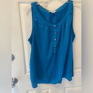 Kenneth Cole Reaction tank